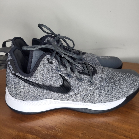 Nike LeBron Witness 3 Dark Grey Men's Size 10.5 - Picture 10 of 15